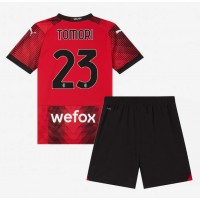 AC Milan Fikayo Tomori #23 Hjemmedraktsett Barn 2023-24 Kortermet (+ Korte bukser)